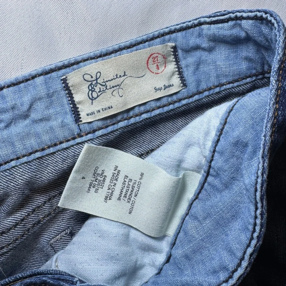 Gap Limited Edition Womens Denim Bermuda Shorts Cuffed Raw Hem Size 4 27